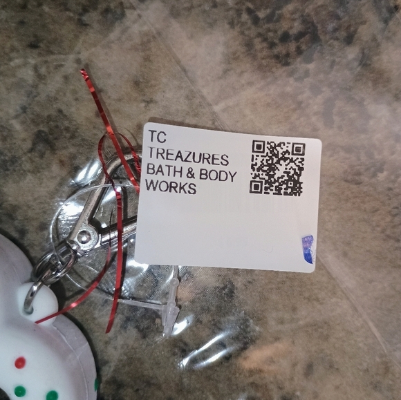 Bath & Body Works Hand Sanitizer  Holder Chocolate Covered Pretzel New - Picture 4 of 4